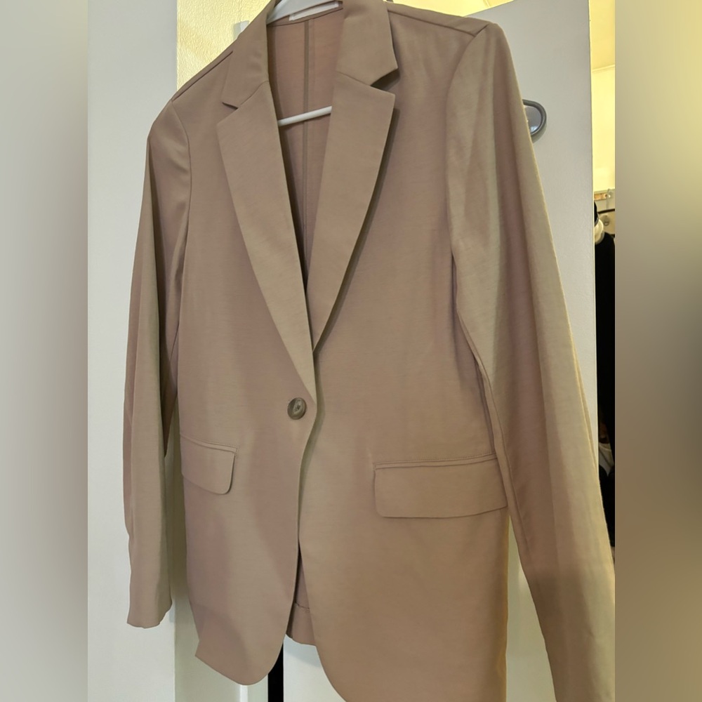 Uniqlo tan UV blazer